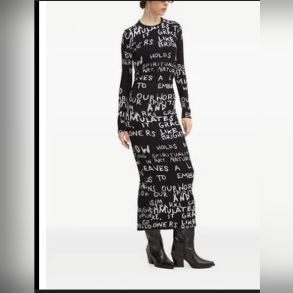 Desigual Dresses & Skirts - Desigual Black and White Text Print Long Sleeve Dress